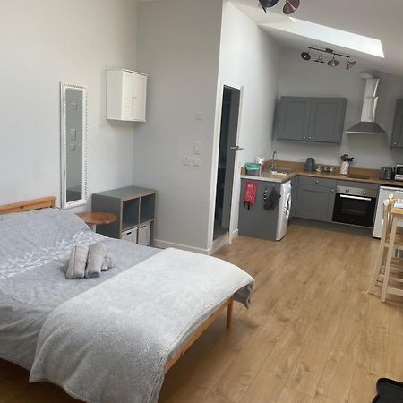 Appartamento The Milking Sheds Tytherington  Esterno foto